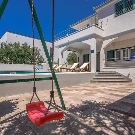 Sea Flower Beachfront Villa Sevid Exterior foto