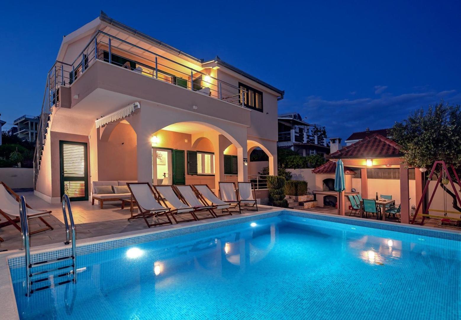Sea Flower Beachfront Villa Sevid Exterior foto