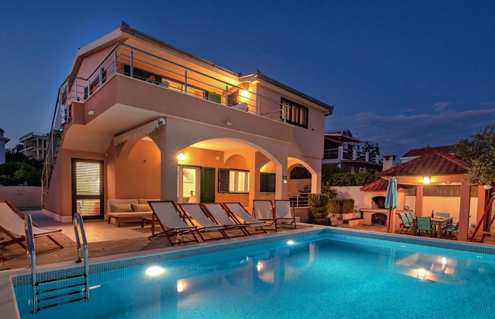 Sea Flower Beachfront Villa Sevid Exterior foto