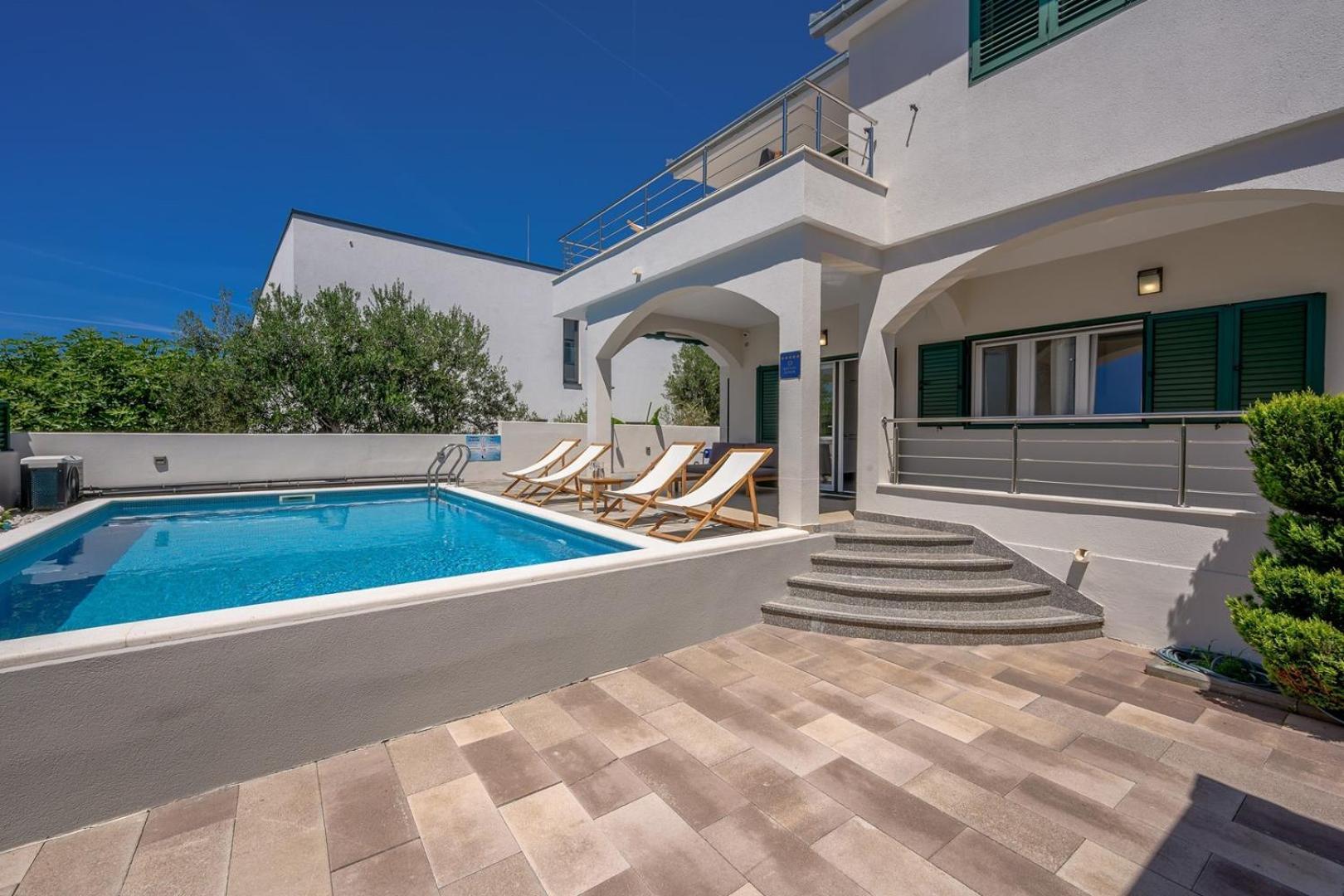 Sea Flower Beachfront Villa Sevid Exterior foto